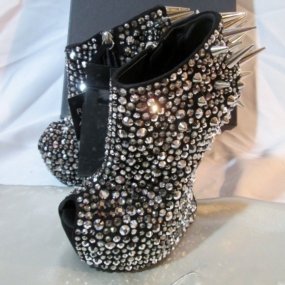 Giuseppe Zanotti Shoes - NEW GIUSEPPE ZANOTTI RHINESTONE SPIKE Pump Shoe